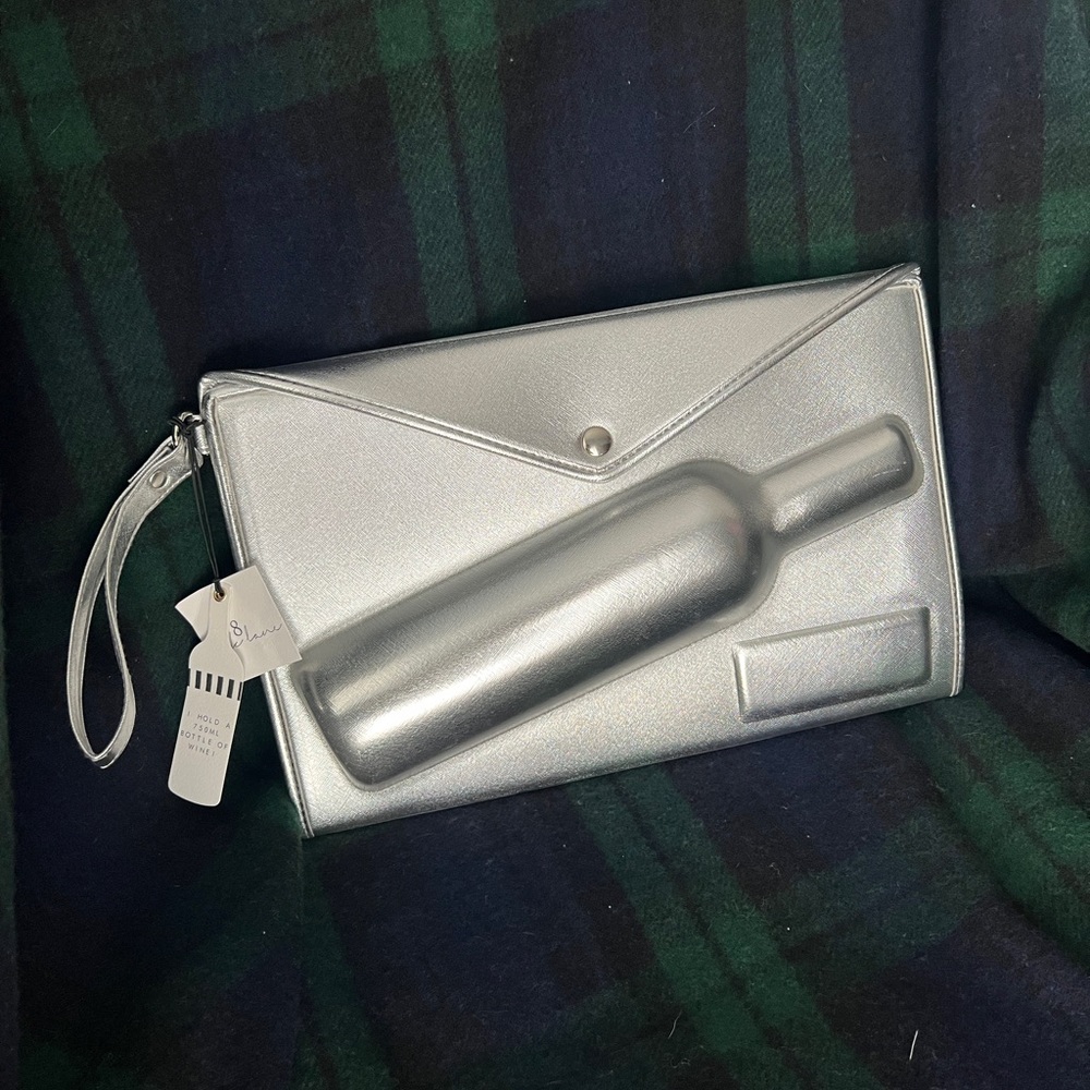 8 Oak Lane Wine Clutch